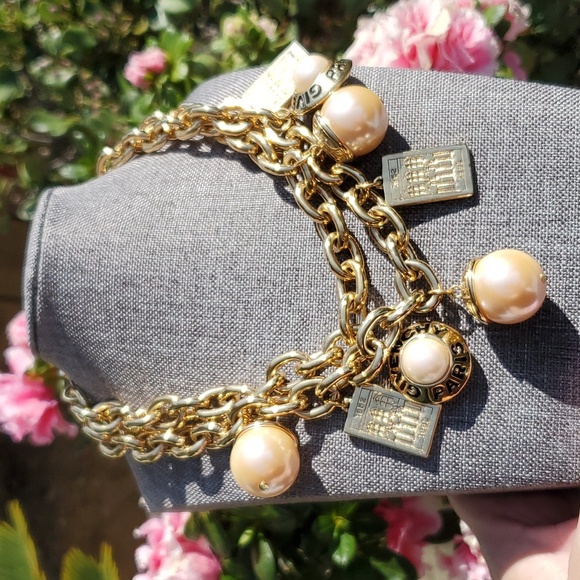 Givenchy Necklace - Picture 11 of 12